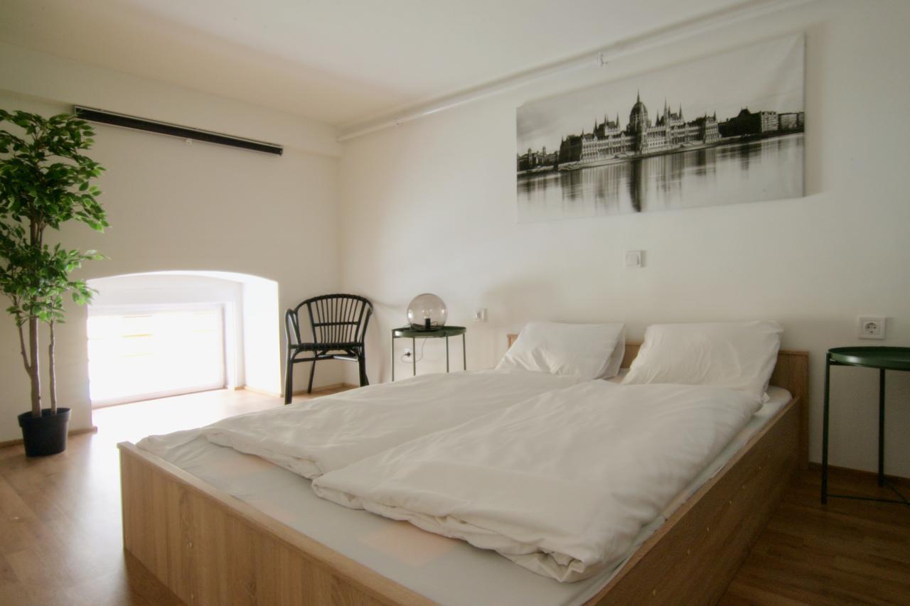 Standard Apartment By Hi5 - Terez 29 Budapest Exterior photo